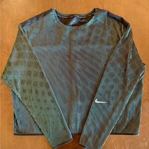 NWOT Nike Running Division Mid Layer Reflective Long Sleeve Shirt Medium